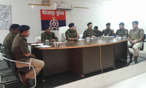 एसपी की सख्ती का असर: मिर्जापुर पुलिस ने 400 लीटर अवैध शराब बरामद की एसपी की सख्ती का असर: मिर्जापुर पुलिस ने 400 लीटर अवैध शराब बरामद की