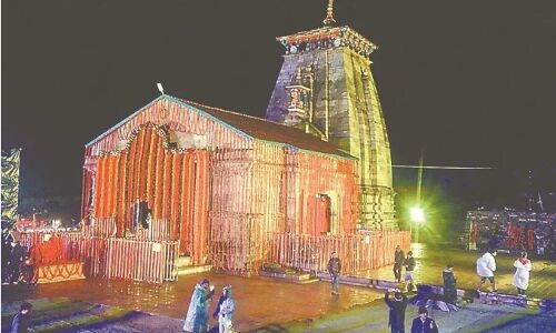 मंत्रोचारण के बीच केदारनाथ के खुले कपाट