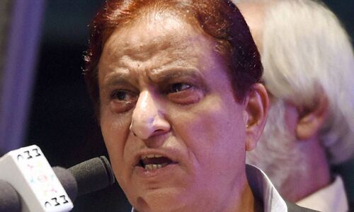 मॉब लिंचिंग की घटनाओं पर बोले आजम खान- नेहरू, पटेल, बापू और मौलाना आजाद से पूछिए सवाल?