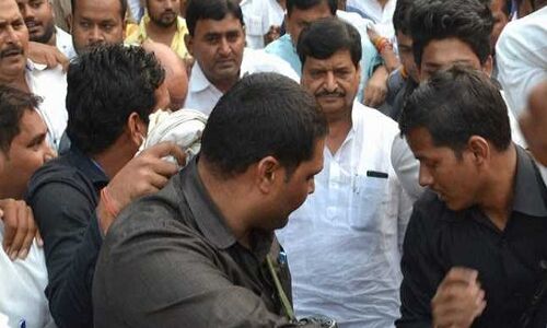 यूपी चुनाव LIVE : शिवपाल सिंह यादव ने सैफई में किया मतदान