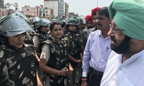 हिंसा की घटनाओं दौरान पंजाब के 10 जिलों में फौज बुलाई हिंसा की घटनाओं दौरान पंजाब के 10 जिलों में फौज बुलाई