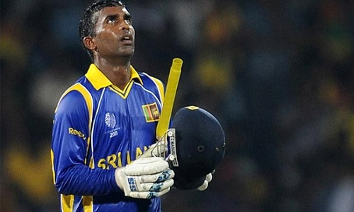 VIDEO : श्रीलंकाई बल्लेबाज ने खेला अजीबोगरीब क्रिकेट, जमकर उड़ रहा मजाक