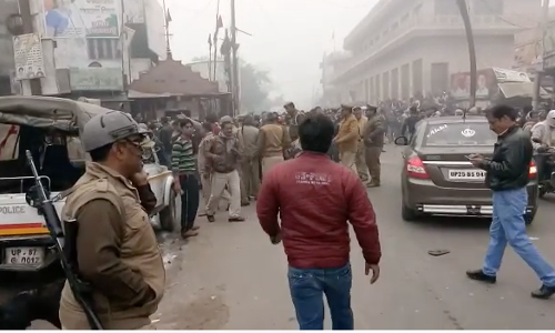 कासगंज हिंसा में मृतक चंदन के पिता की अपील, डीएम एसपी ने भी दंगाइयों से सख्ती से निपटने के दिए निर्देश कासगंज हिंसा में मृतक चंदन के पिता की अपील, डीएम एसपी ने भी दंगाइयों से सख्ती से निपटने के दिए निर्देश