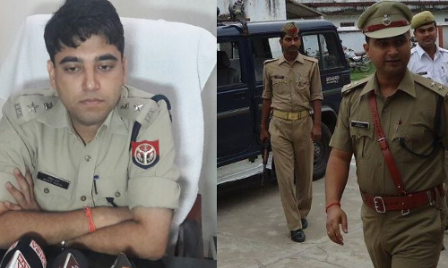 IPS मोहित गुप्ता और IPS हिमांशु ने की छापेमारी, DGP ने अफसरों को 10 हजार इनाम दिया IPS मोहित गुप्ता और IPS हिमांशु ने की छापेमारी, DGP ने अफसरों को 10 हजार इनाम दिया