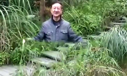 OMG: देखते ही देखते हो जाता है गायब ये शख्स! वीडियो हुआ वायरल