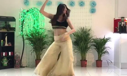 सनी लियोनी के गाने पर इस लड़की ने किया डांस, और फिर वीडियो हुआ वायरल