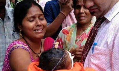 नफरत का शिकार बने कफील, सबका साथ और सबका ....!