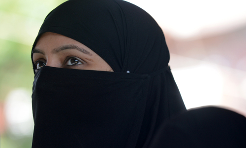 बीवी ने शौहर से मांगा तलाक, कारण जानकार चौंक जाएंगे! बीवी ने शौहर से मांगा तलाक, कारण जानकार चौंक जाएंगे!