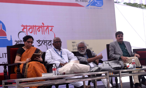 शब्द नहीं करते कभी खुदकुशी- सरला माहेश्वरी शब्द नहीं करते कभी खुदकुशी- सरला माहेश्वरी