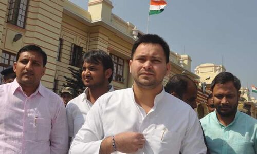 लालू यादव भाजपा में शामिल हो जाते तो सबसे बड़े ईमानदार का ख़िताब मिलता - तेजस्वी यादव