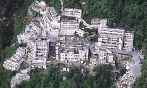 अब एक दिन में 50 हजार श्रद्धालु ही कर सकेंगे मां वैष्णो देवी के दर्शन, जानें क्या है मामला... अब एक दिन में 50 हजार श्रद्धालु ही कर सकेंगे मां वैष्णो देवी के दर्शन, जानें क्या है मामला...