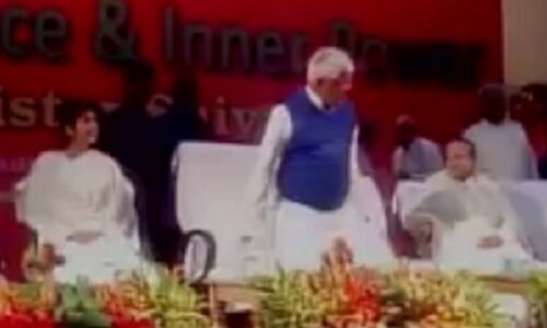 देखें वीडियो: कैसे हुई कुर्सी को लेकर लालू की .............. देखें वीडियो: कैसे हुई कुर्सी को लेकर लालू की ..............