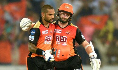 किसके हाथ में है आज का मैच, चेन्नई ने चुनी बल्लेबाज़ी