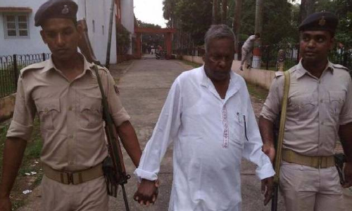 बिहार : सृजन घोटाले में गिरफ्तार नाजिर महेश मंडल की अस्पताल में मौत