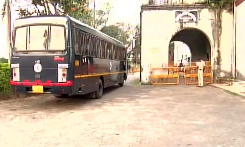 टीपू सुल्‍तान की जयं‍ती को लेकर बीजेपी-कांग्रेस में टकराव, मदिकेरी में बस में तोड़फोड़