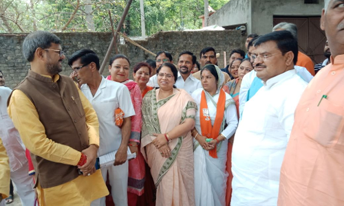 नूरपुर विधानसभा सीट से अवनी सिंह को बीजेपी ने बनाया उम्मीदवार , अवनी ने किया नामांकन नूरपुर विधानसभा सीट से अवनी सिंह को बीजेपी ने बनाया उम्मीदवार , अवनी ने किया नामांकन