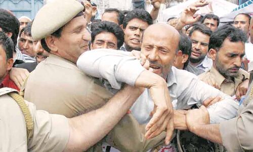 जम्मू कश्मीर में निर्दलीय विधायक राशिद गिरफ्तार