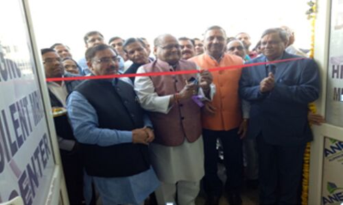 अरुण चतुर्वेदी के प्रयासों  से  कांवटिया में लगी इलाज की आधुनिक मशीने