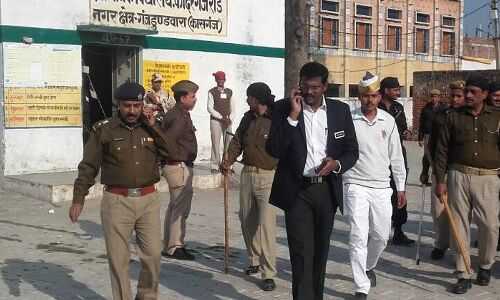 कासगंज: शांतिपूर्ण चुनाव संपन्न करा इस जोड़ी ने रचा इतिहास