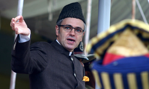 उमर अब्दुल्ला की फोटो आई सामने, देखकर रह जाएंगे हैरान, पहचानना होगा मुश्किल? 370 हटने के बाद से हैं नजरबंद! उमर अब्दुल्ला की फोटो आई सामने, देखकर रह जाएंगे हैरान, पहचानना होगा मुश्किल? 370 हटने के बाद से हैं नजरबंद!