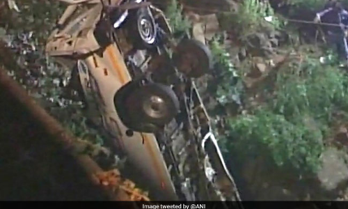 झारखंड में बड़ा हादसा: एक जीप के नहर में गिरने से आठ की मौत, दो गंभीर घायल झारखंड में बड़ा हादसा: एक जीप के नहर में गिरने से आठ की मौत, दो गंभीर घायल