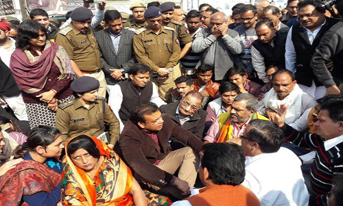 RSS कार्यकर्ता की हत्या पर मचा बवाल, बोरे में लाश फेंककर भागें हत्यारें