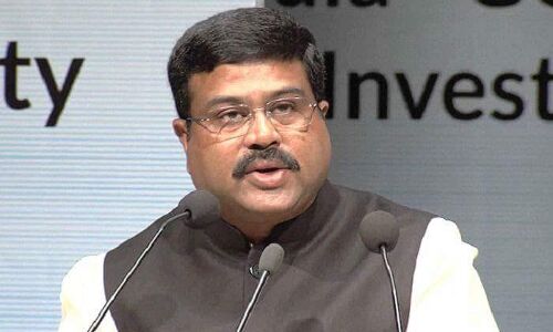 पेट्रोलियम मंत्री धर्मेन्द्र प्रधान का इलाहाबाद को PNG का तोहफा