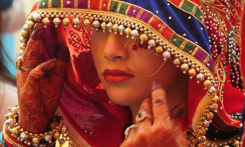 लुटेरी दुल्हन ने मचाया बुन्देलखण्ड में आतंक, तीन दिनों तक पत्नी रहने के बाद यकायक ....? लुटेरी दुल्हन ने मचाया बुन्देलखण्ड में आतंक, तीन दिनों तक पत्नी रहने के बाद यकायक ....?