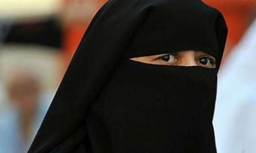 निदा खान और निकहत परवीन पर एक और फतवा जारी, चोटी काटने और पत्थर मारने में मिलेगा कई हजार का इनाम