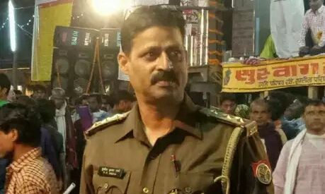 लॉकअप में ऑटो चालक रामजी मिश्र की मौत का केस इंस्पेक्टर सुनील वर्मा पर दर्ज लॉकअप में ऑटो चालक रामजी मिश्र की मौत का केस इंस्पेक्टर सुनील वर्मा पर दर्ज