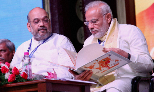 गुजरात: 6 मंत्री सहित 35 विधायकों का टिकट काट सकते है अमित शाह, BJP विधायकों की बढ़ी बेचैनी