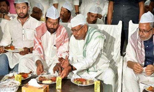 बिहार में चालीस लोकसभा सीटों पर मची एनडीए और यूपीए में जंग, जनता खामोश पता नहीं चल रहा है किसके संग बिहार में चालीस लोकसभा सीटों पर मची एनडीए और यूपीए में जंग, जनता खामोश पता नहीं चल रहा है किसके संग