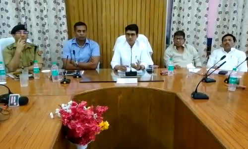 एमएलसी दीपक सिंह ने विनियमन समिति की बैठक में लापरवाह अधिकारियों को लगाईं लताड़