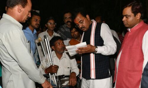 दलित चौपाल में एसी देख डिप्टी सीएम हुए नाराज, इंजीनियर को किया सस्पेंड दलित चौपाल में एसी देख डिप्टी सीएम हुए नाराज, इंजीनियर को किया सस्पेंड