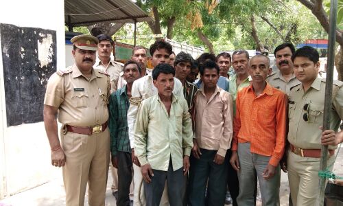 फिरोजाबाद पुलिस ने नौ जुआरियों को 18,200 रूपये समेत किया गिरफ्तार
