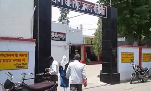 पुलिस का छापा, जब मिले नंगें स्त्री पुरुष कमरों के अंदर, फिर क्या हुआ जानकर हो जायेंगे हैरान! पुलिस का छापा, जब मिले नंगें स्त्री पुरुष कमरों के अंदर, फिर क्या हुआ जानकर हो जायेंगे हैरान!