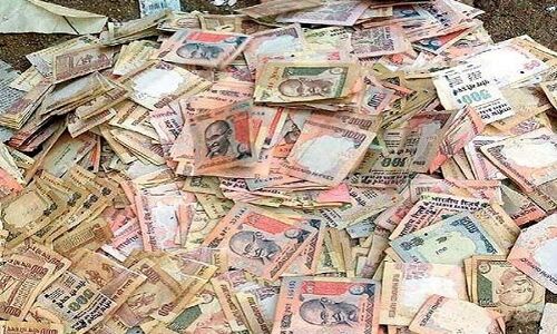 उन्नाव: 500-1000 के पुराने नोटों से भरे 4 बोरे बरामद,पुलिस ने कब्जे में लिया उन्नाव: 500-1000 के पुराने नोटों से भरे 4 बोरे बरामद,पुलिस ने कब्जे में लिया