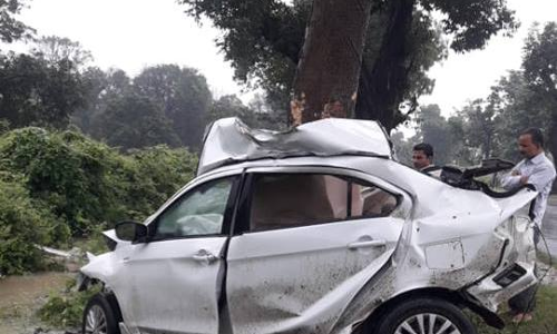 हरदोई पिहानी मार्ग पर हुआ भीषण हादसा, नहीं देखा होगा ऐसा एक्सीडेंट  तस्वीर देखकर होंगें सोचने पर मजबूर ये हुआ कैसे!