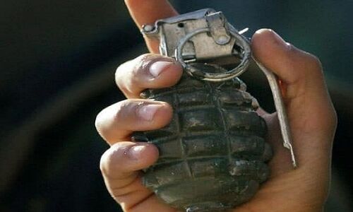 श्रीनगर एयरपोर्ट पर ग्रेनेड के साथ सेना का जवान अरेस्ट