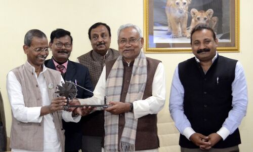 सीएम नीतीश कुमार ने चंपारण सत्याग्रह के शताब्दी वर्ष के आयोजन से सम्बंधित बैठक की