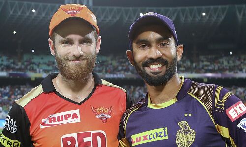 IPL Live Score KKRvsSRH : बल्लेबाजी करने उतरी हैदराबाद , शिखर और गोस्वामी क्रीज़ पर