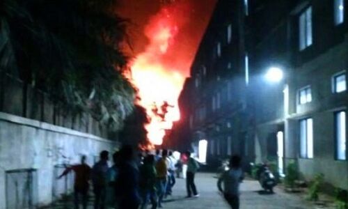 महाराष्ट्र: पालघर में केमिकल फैक्टरी का बॉयलर फटने से लगी भीषण आग, 3 लोगों की मौत महाराष्ट्र: पालघर में केमिकल फैक्टरी का बॉयलर फटने से लगी भीषण आग, 3 लोगों की मौत