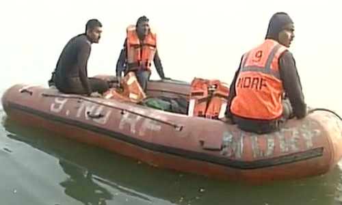 बिहार में हादसा : गंगा में नाव डूबने से 5 लोगों की मौत, बचाव कार्य जारी