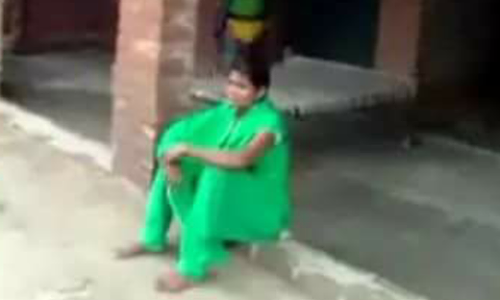 ये प्यार हमे किस मोड़ पे ले आया? प्रेमी ने शादी से किया इंकार, प्रेमिका उसी के घर धरने पर बैठी! ये प्यार हमे किस मोड़ पे ले आया? प्रेमी ने शादी से किया इंकार, प्रेमिका उसी के घर धरने पर बैठी!