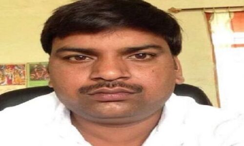 यूपी में संदिग्धावस्था में मिला समाजवादी पार्टी नेता का गाड़ी में शव