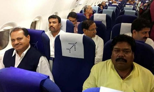 गुजरात: कांग्रेस के सामने साख बचाने की चुनौती, बेंगलुरु शिफ्ट किये गए 40 विधायक