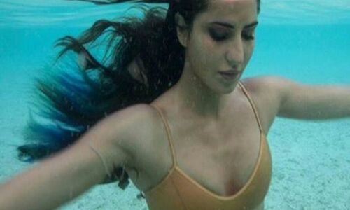 कैटरीना कैफ ने सोशल मीडिया पर शेयर की जलपरी वाली फोटो कैटरीना कैफ ने सोशल मीडिया पर शेयर की जलपरी वाली फोटो