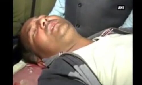 EX कांग्रेसी विधायक ने बीजेपी विधायक को किया पीट पीट कर अधमरा, दिल्ली रेफर EX कांग्रेसी विधायक ने बीजेपी विधायक को किया पीट पीट कर अधमरा, दिल्ली रेफर