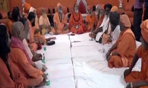 अखाड़ा परिषद ने फर्जी बाबाओं की तीसरी लिस्ट की जारी, प्रमोद कृष्णम व चक्रपाणि महाराज का नाम शामिल