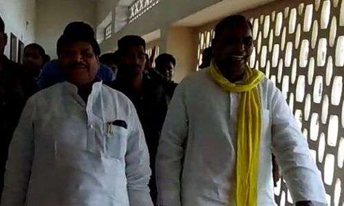 मोदी के क्षेत्र में योगी के मंत्री ने की सपा नेता शिवपाल से मुलाकात, यूपी में राजनैतिक सरगर्मी तेज